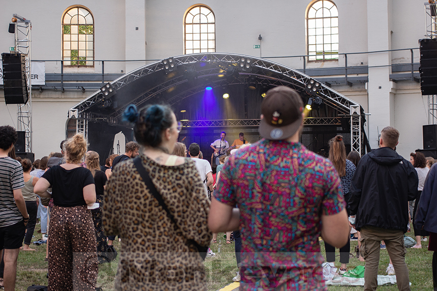 Shelter Boy, © Claudia Helmert