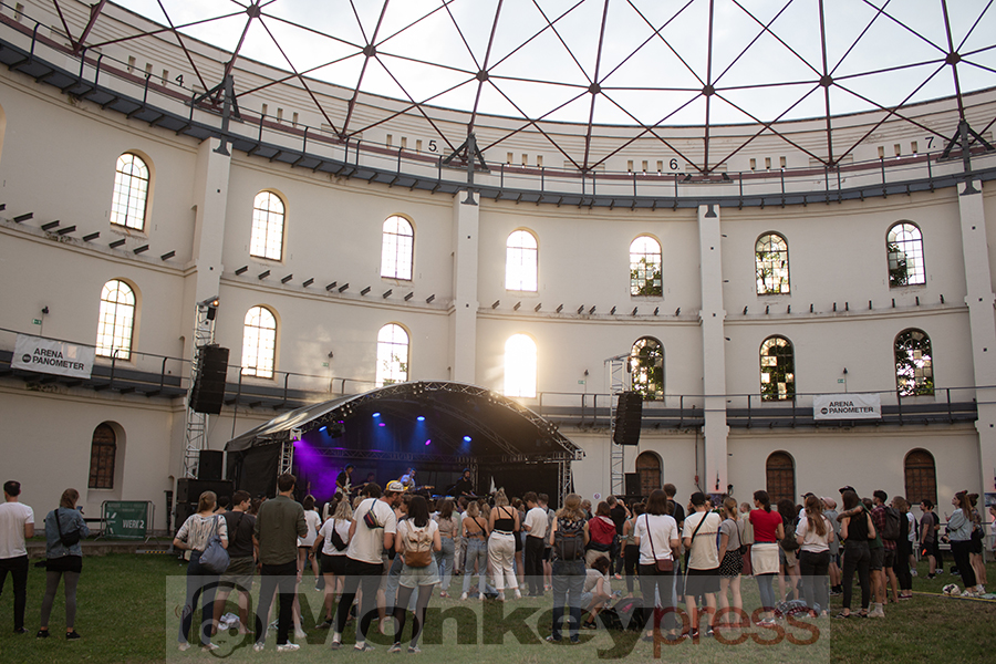 Shelter Boy, © Claudia Helmert
