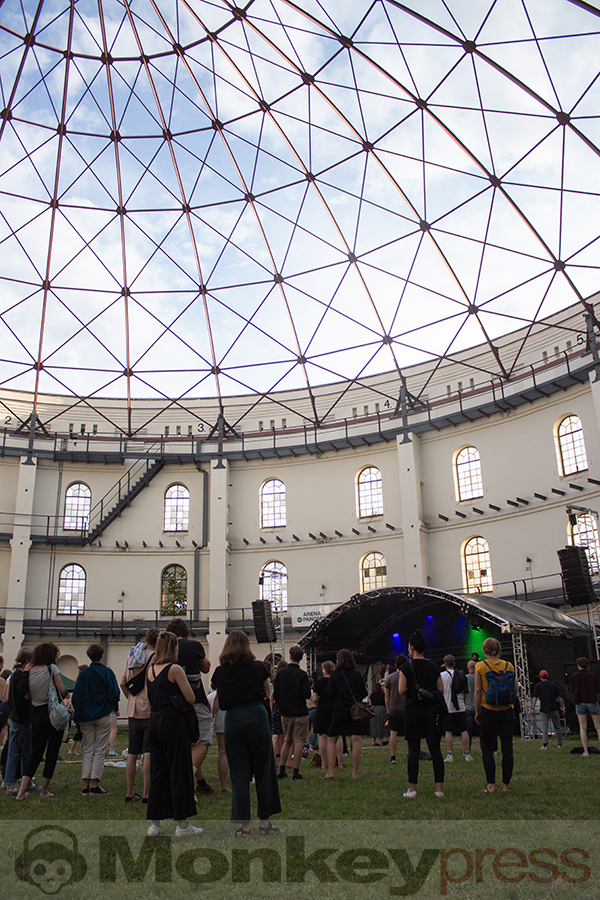 Shelter Boy, © Claudia Helmert