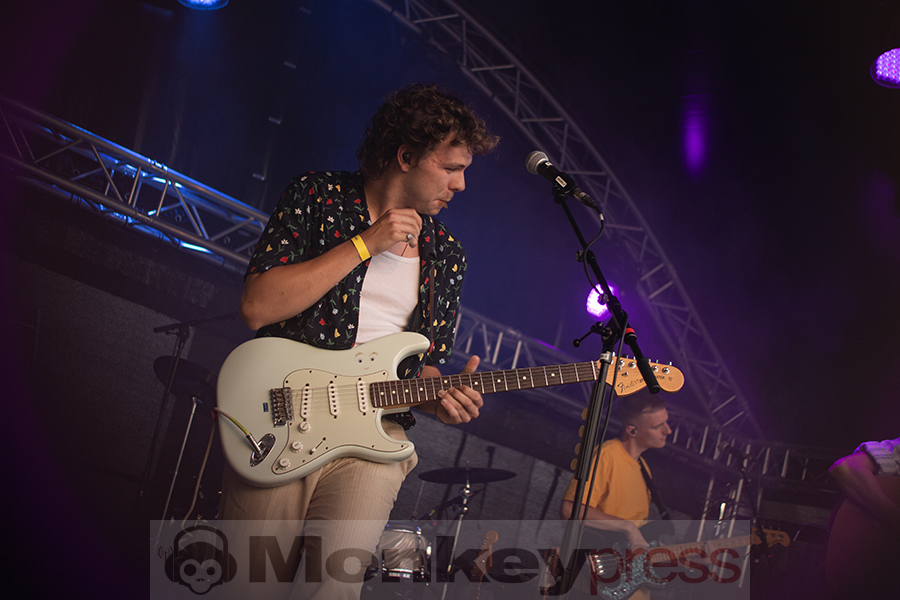 Shelter Boy, © Claudia Helmert