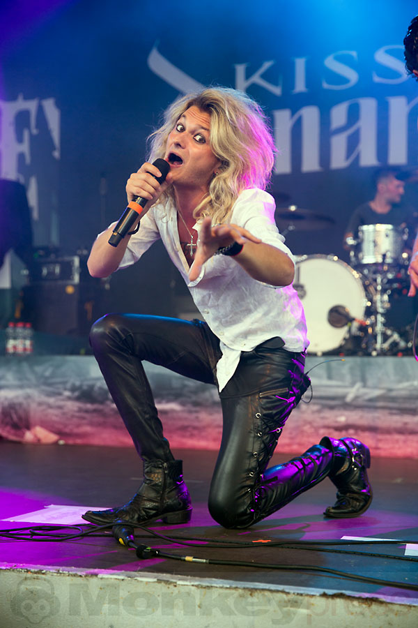 KISSIN DYNAMITE, © Marcus Nathofer