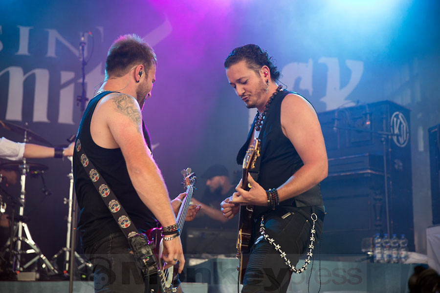 KISSIN DYNAMITE, © Marcus Nathofer