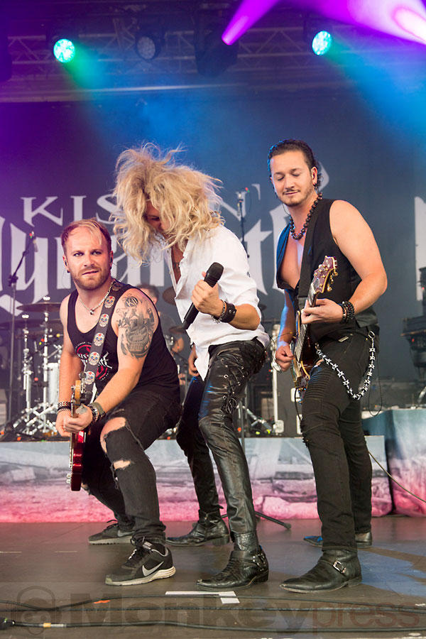 KISSIN DYNAMITE, © Marcus Nathofer