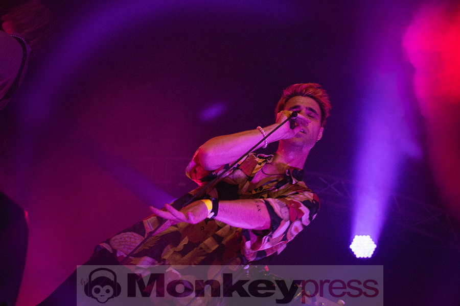 Flying Moon in Space, © Claudia Helmert