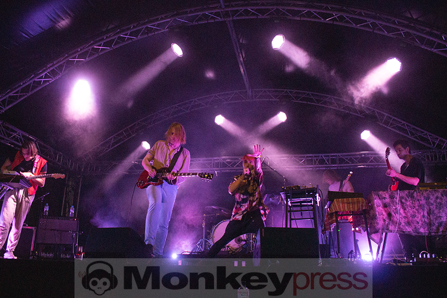 Flying Moon in Space, © Claudia Helmert