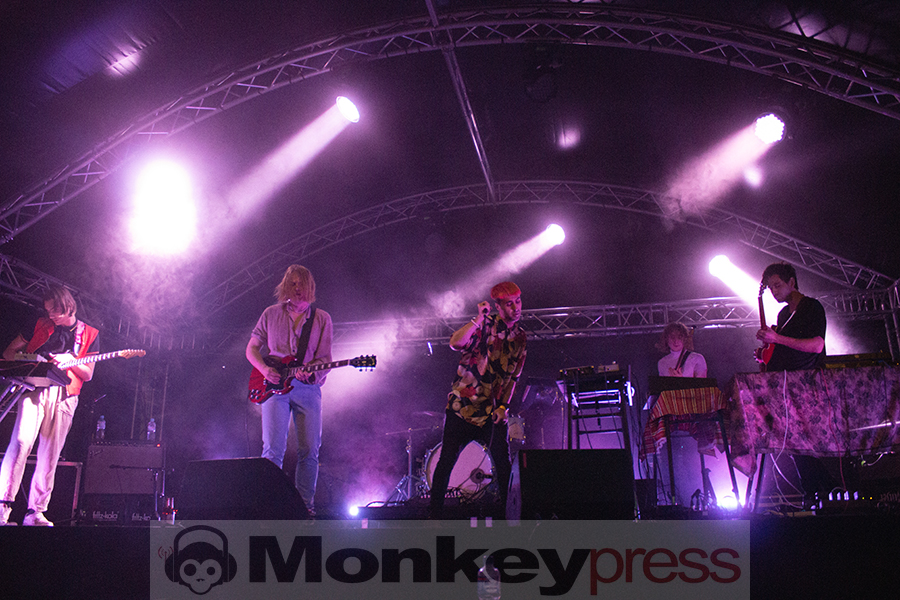 Flying Moon in Space, © Claudia Helmert