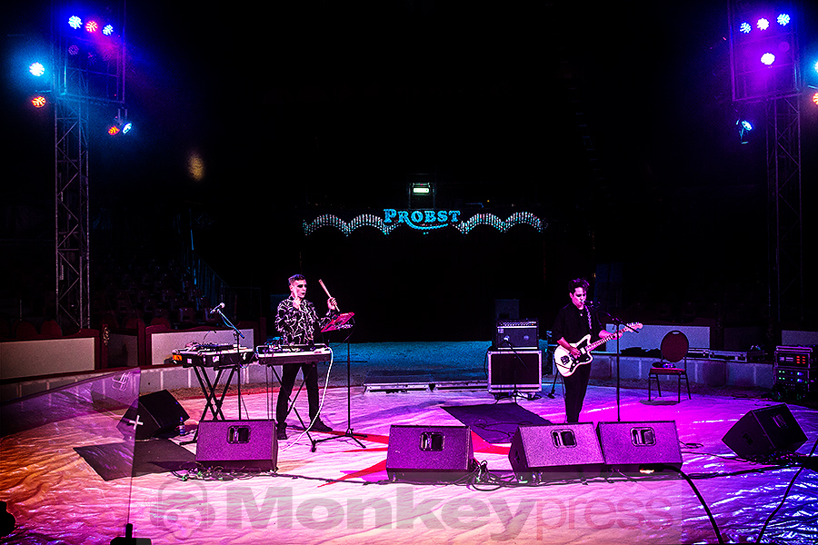 SHE PAST AWAY / CARPET WAVES: Gelsenkirchen, Circus Probst (22.08.2021) SHE PAST AWAY / CARPET WAVES: Gelsenkirchen, Circus Probst (22.08.2021)