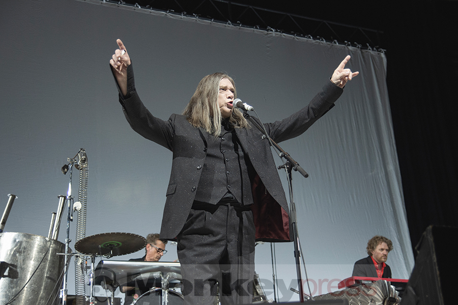 Fotos: EINSTÜRZENDE NEUBAUTEN Fotos: EINSTÜRZENDE NEUBAUTEN