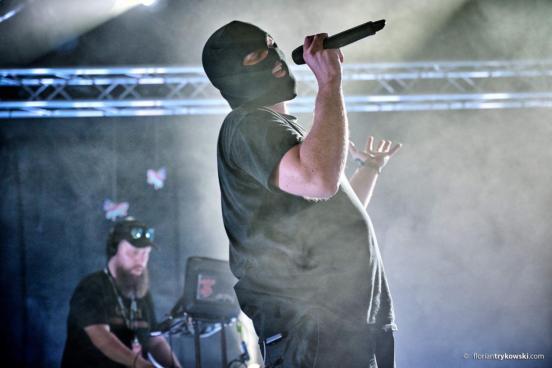 Waving The Guns, © Florian Trykowski