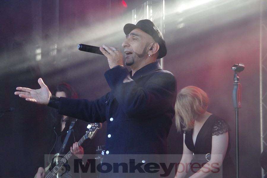 OXIC INC., © Marius Meyer