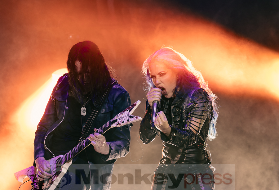 Arch Enemy, © Birger Treimer
