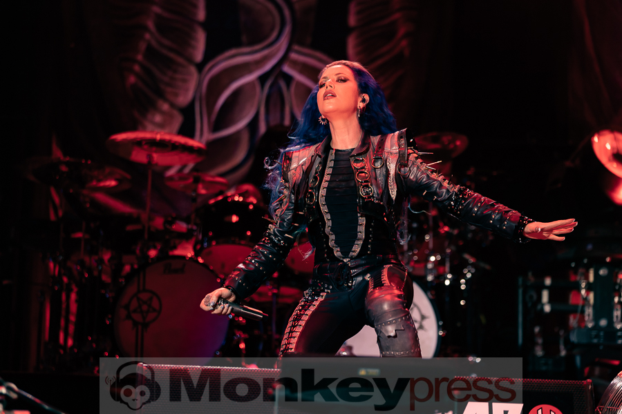 Arch Enemy, © Birger Treimer