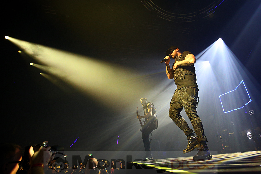 Smash into Pieces © Sandro Griesbach