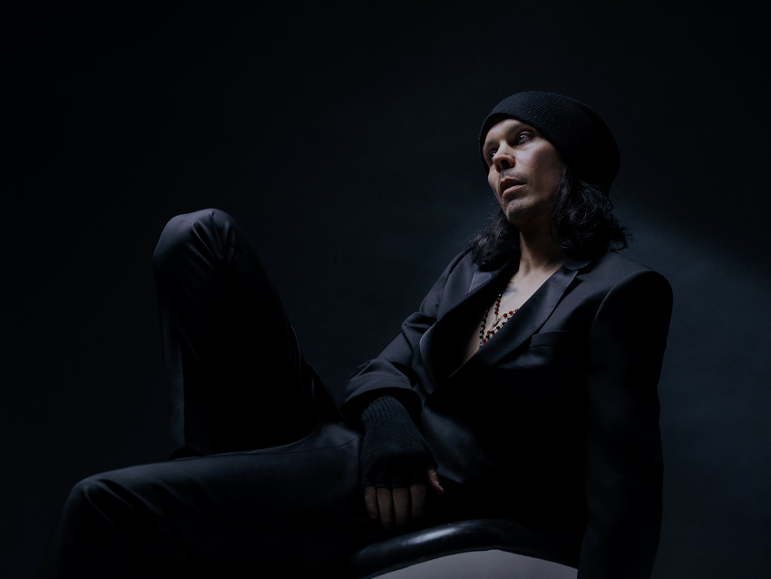 "Neon Noir Tour" 2023: VV - VILLE VALO unterwegs auf Solopfaden