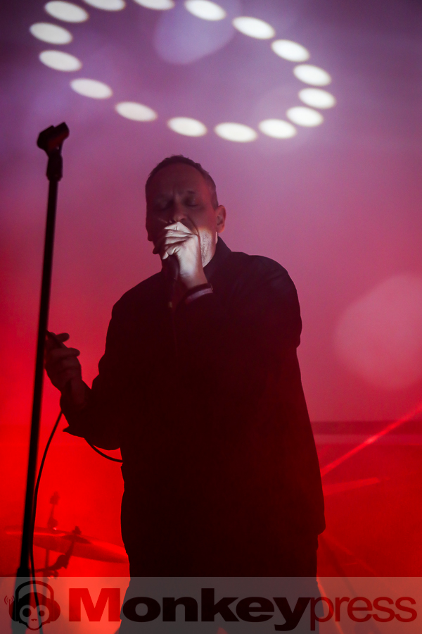 Girls Under Glass, © Michael Gamon