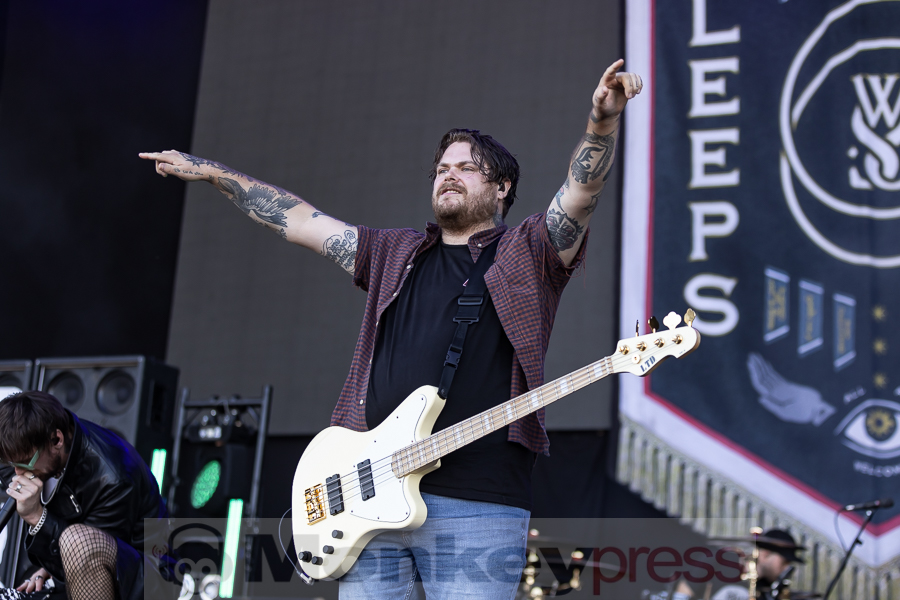 While She Sleeps © Birger Treimer