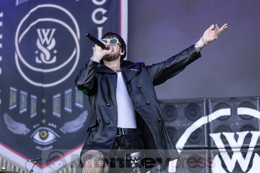 While She Sleeps © Birger Treimer