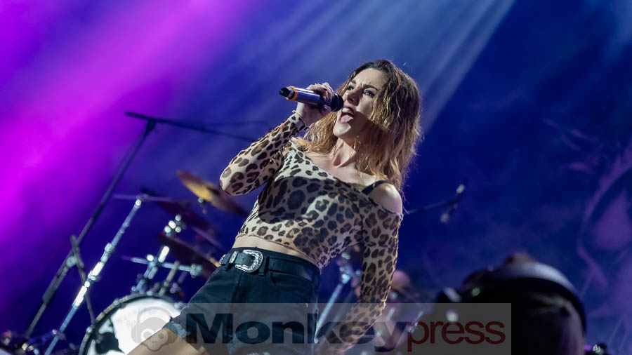 Frog Leap © Robert Helle