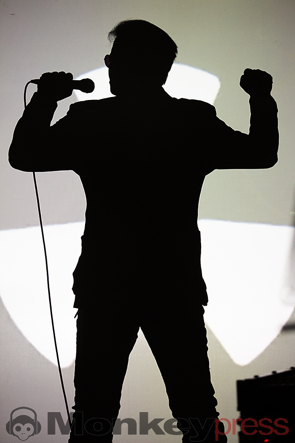 WELLE ERDBALL, ©Marcus Nathofer
