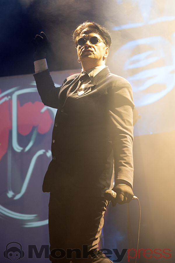 WELLE ERDBALL, ©Marcus Nathofer