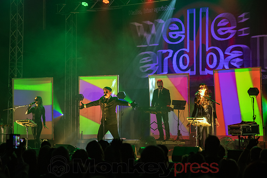 WELLE ERDBALL, ©Marcus Nathofer