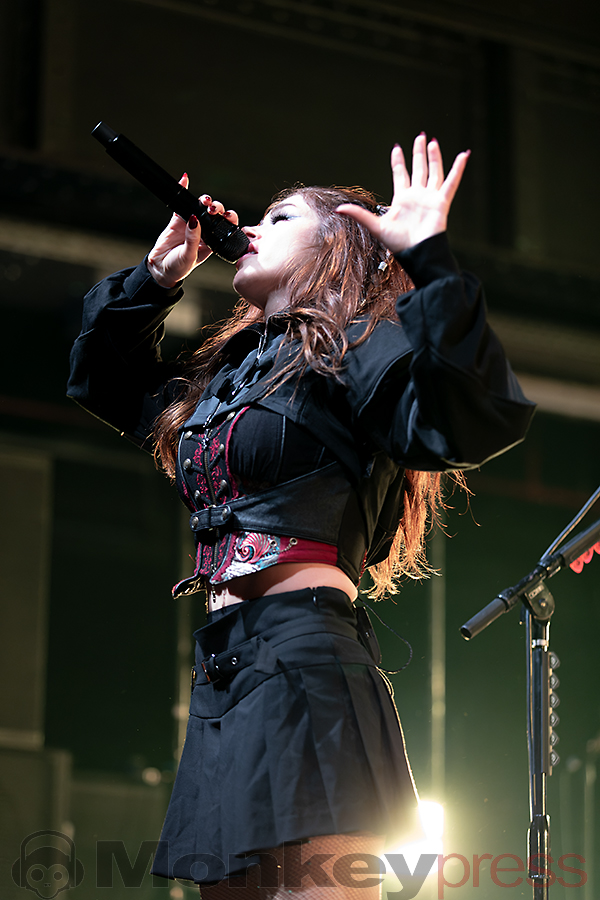 AGAINST THE CURRENT, ©Marcus Nathofer