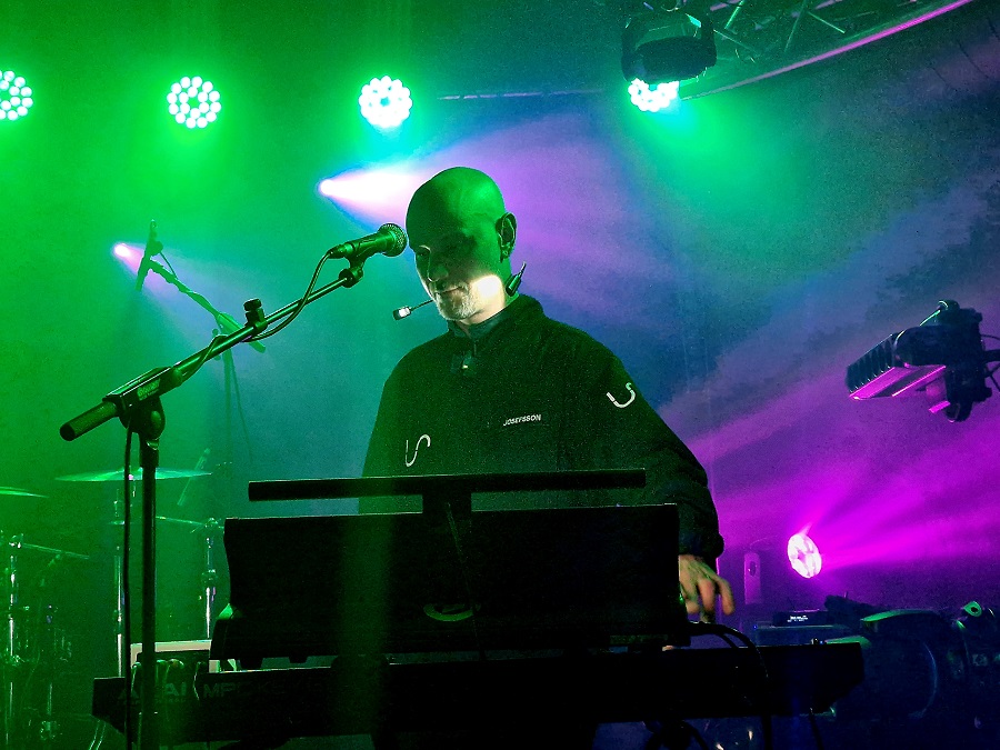 Unify Separate © Nadine Kloppert