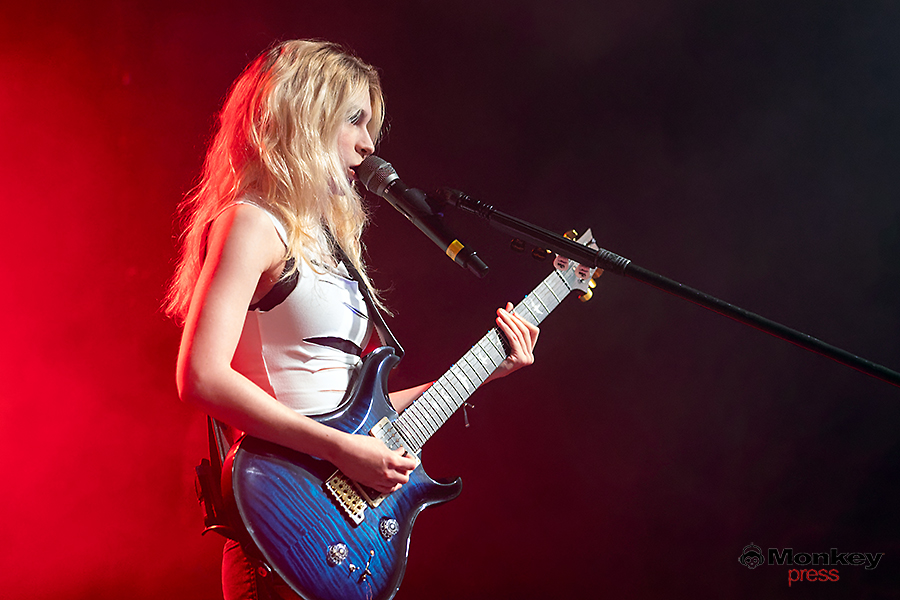 THE WARNING, ©Marcus Nathofer