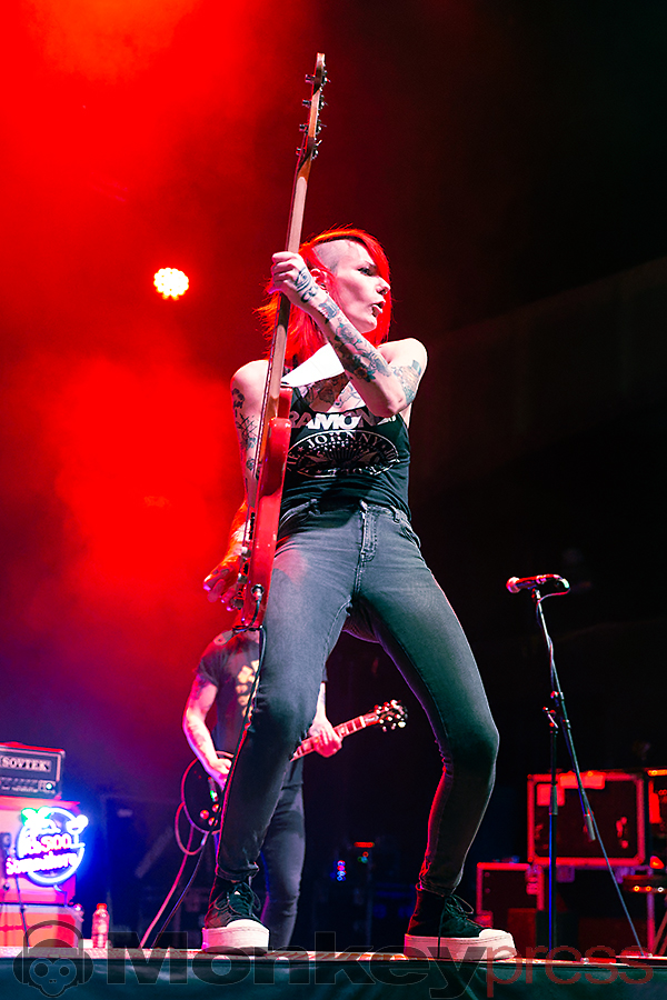 THE HEADLINES, ©Marcus Nathofer