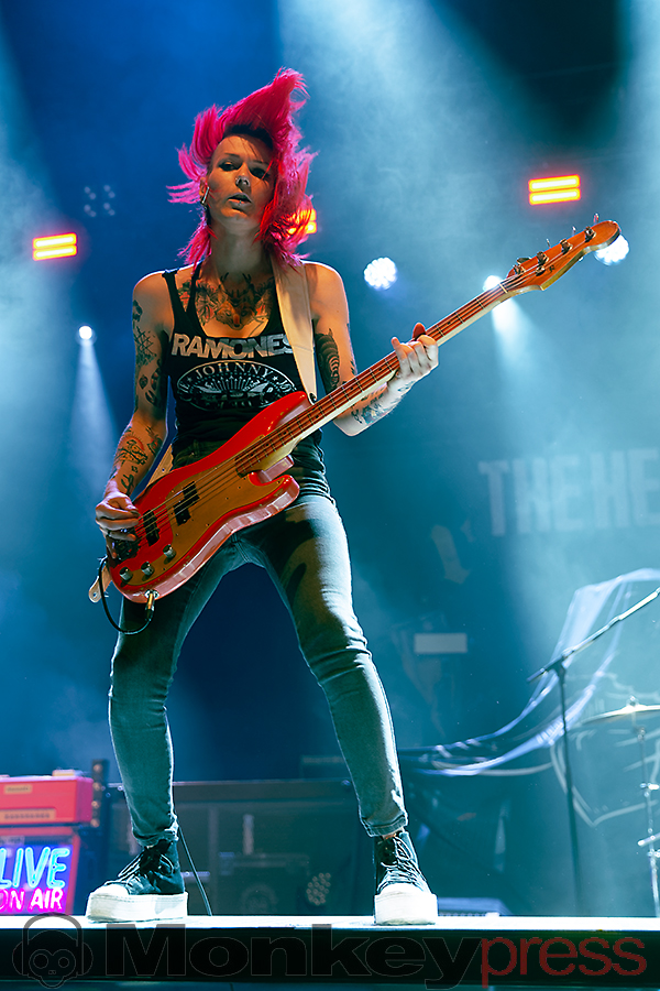 THE HEADLINES, ©Marcus Nathofer