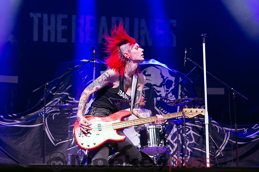 THE HEADLINES, ©Marcus Nathofer