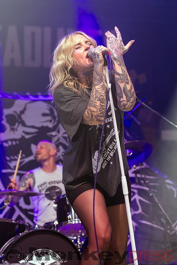 THE HEADLINES, ©Marcus Nathofer