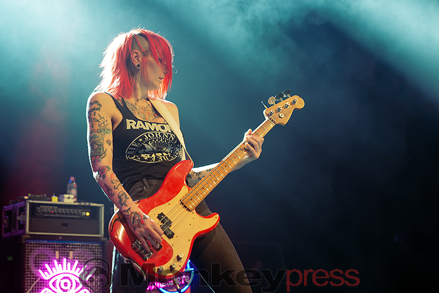 THE HEADLINES, ©Marcus Nathofer