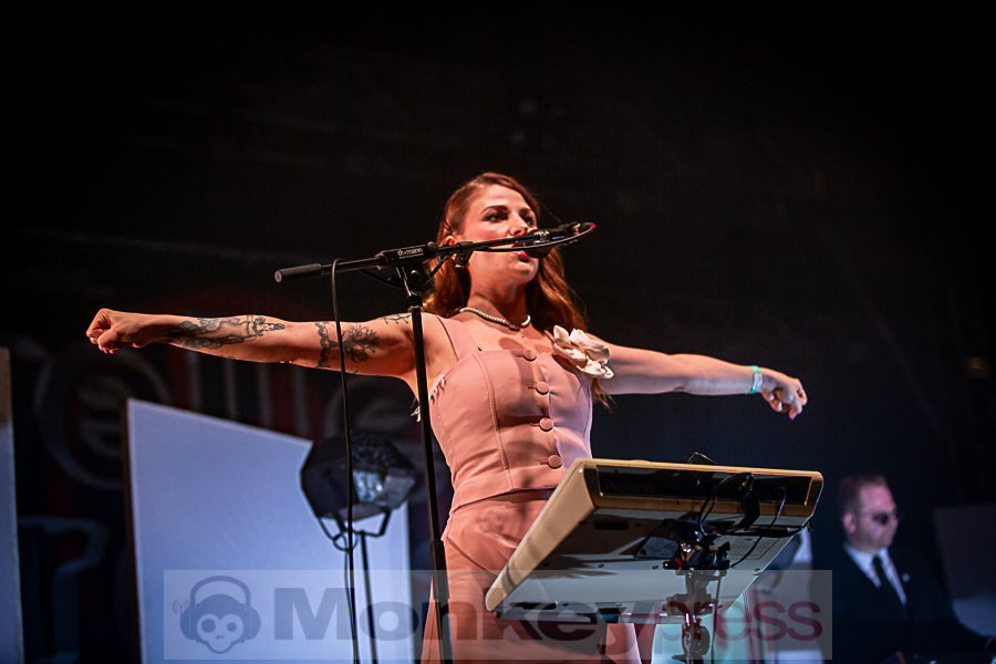 Welle: Erdball, © Thomas Bunge Welle: Erdball, © Thomas Bunge