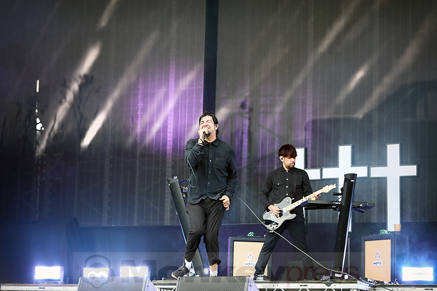 Crosses (†††) © Sandro Griesbach