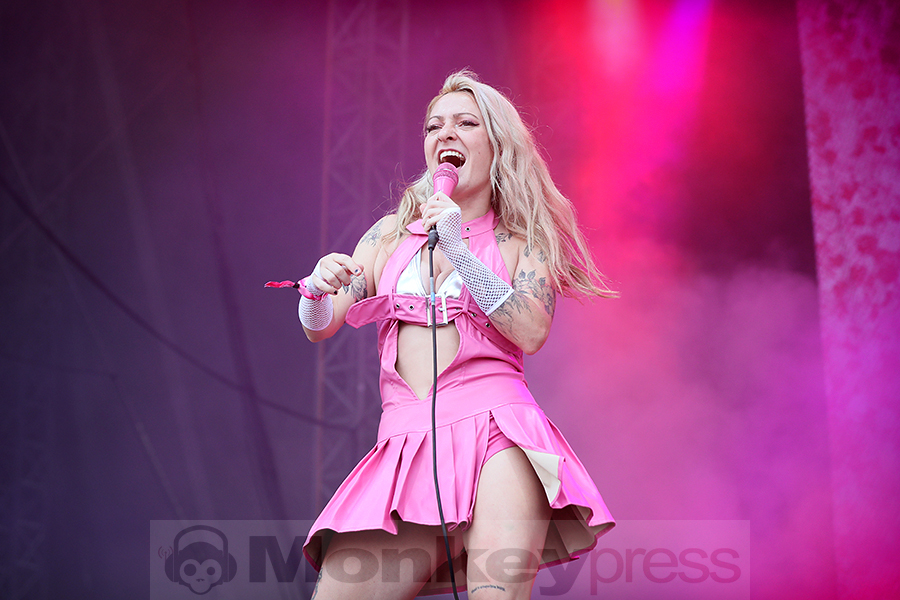 Scene Queen © Sandro Griesbach