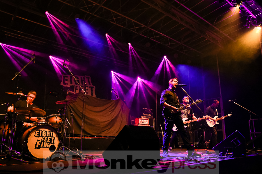 Fotos: EIGHT FEET FINE Fotos: EIGHT FEET FINE