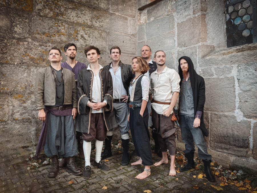 VROUDENSPIL kehren mit neuem Album „Schattenuhr" zurück! VROUDENSPIL kehren mit neuem Album „Schattenuhr" zurück!