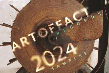 ARTOFFACT RECORDS 2024 SAMPLER – Ein musikalischer Streifzug durch Dark Wave, Post-Punk und mehr