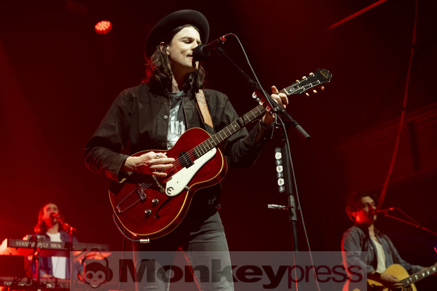 James Bay ©, Angela Trabert