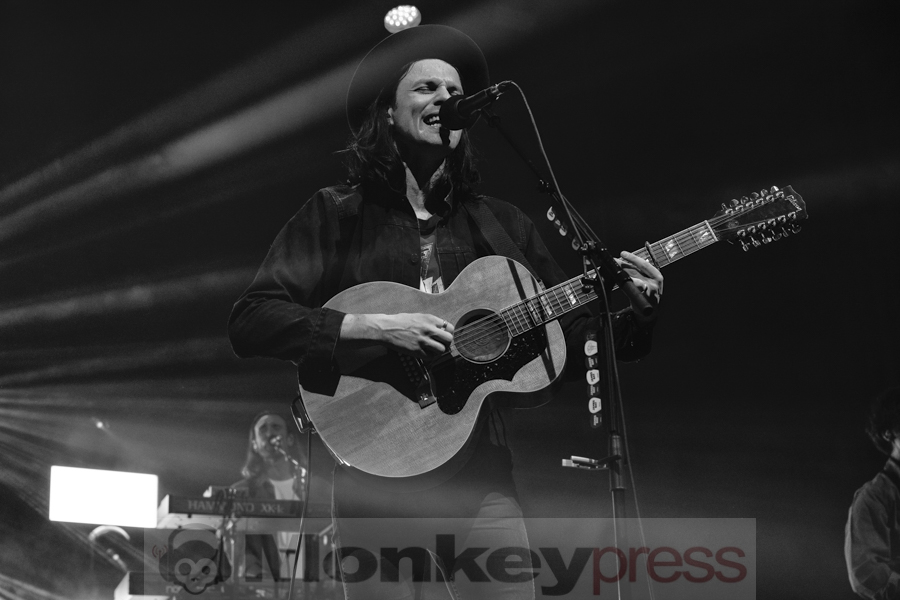James Bay ©, Angela Trabert