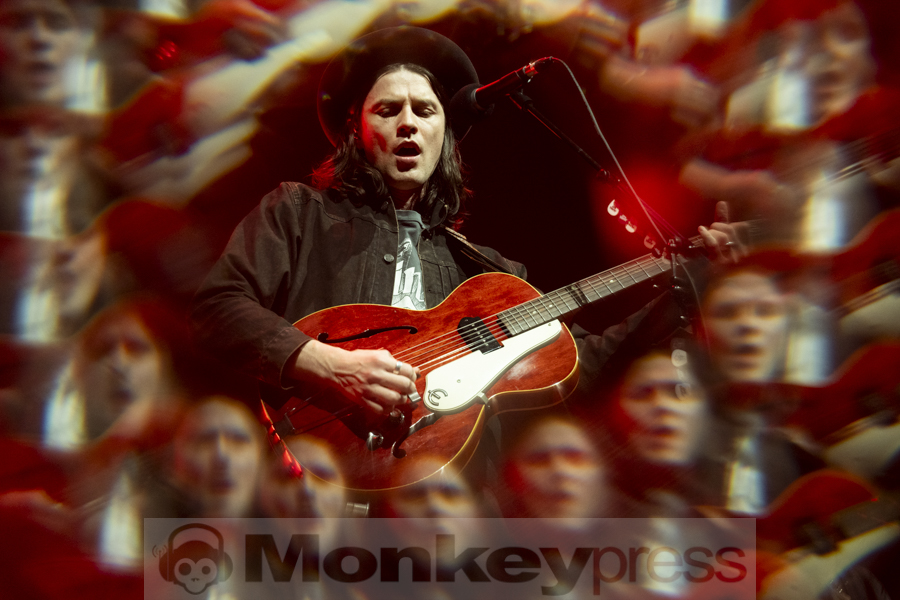James Bay ©, Angela Trabert