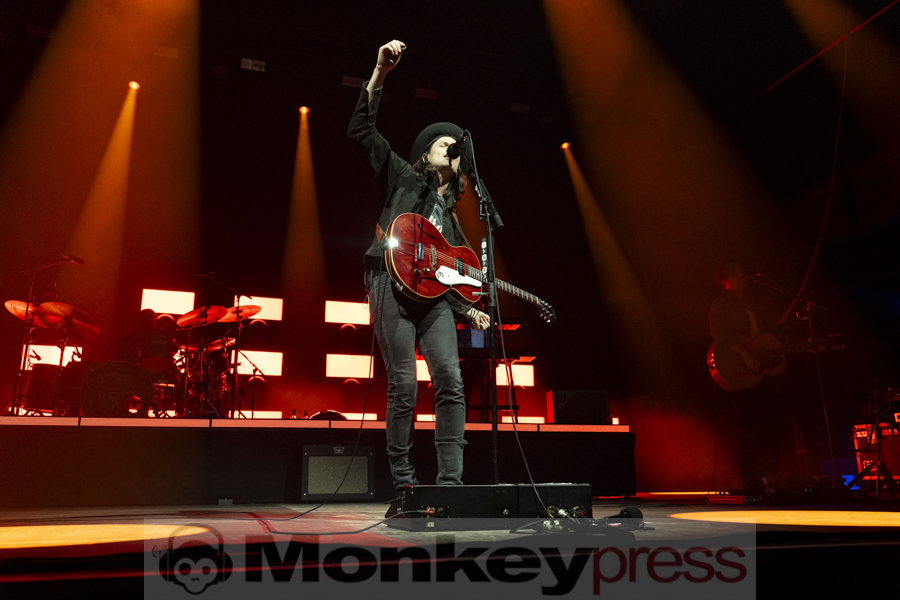 James Bay ©, Angela Trabert