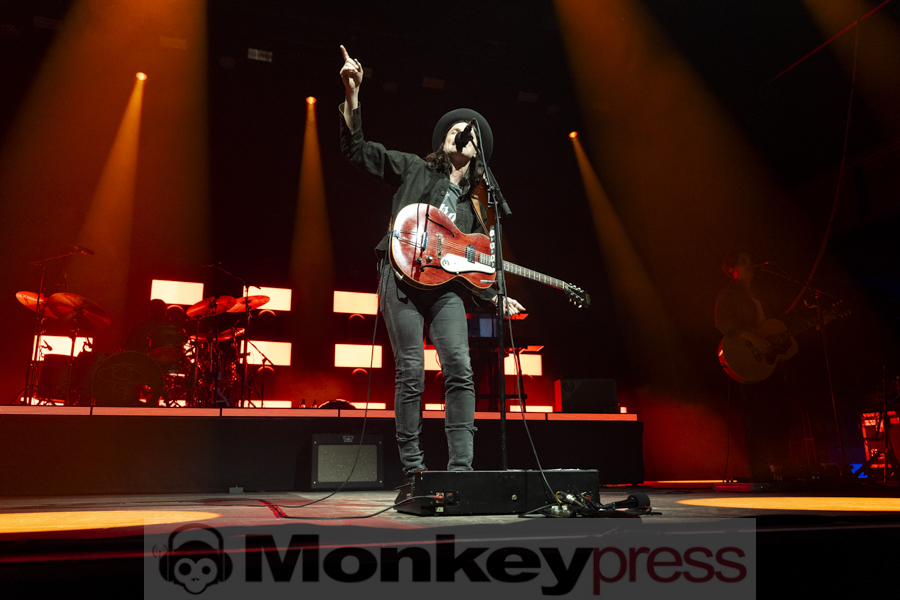 James Bay ©, Angela Trabert