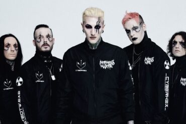 MOTIONLESS IN WHITE zum Jahresstart auf "TOURING THE END OF THE WORLD TOUR"