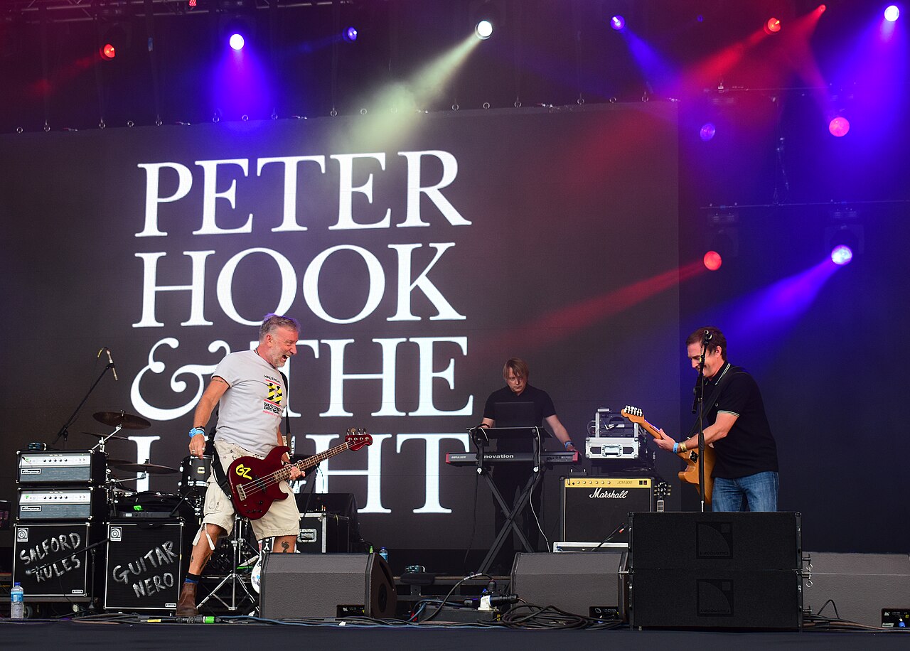 PETER HOOK AND THE LIGHT: EUROPATOUR 2025 – KÖLN, AMSTERDAM, BRÜSSEL & MEHR!