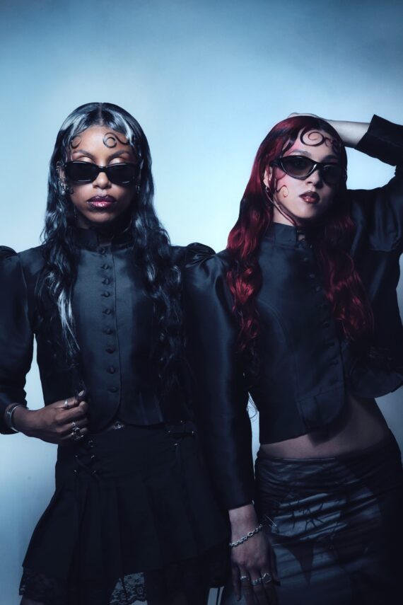 NOVA TWINS präsentieren neue Single Monsters