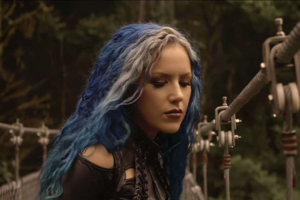 SAVAGE LANDS veröffentlichen epischen Blockbuster zu „Ruling Queen" mit ALISSA WHITE-GLUZ