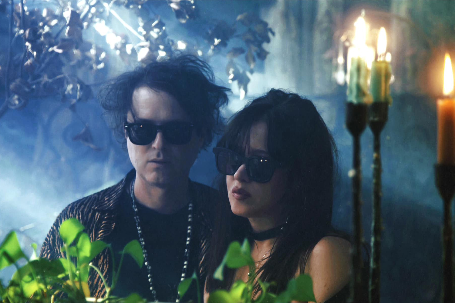 MAGIC WANDS tauchen mit „Moonshadow“ in die Dunkelheit ein MAGIC WANDS tauchen mit „Moonshadow“ in die Dunkelheit ein