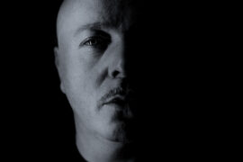 VNV NATION - Ronan Harris im Interview - Teil 1: „Ich habe noch nie Shows wie diese erlebt.“